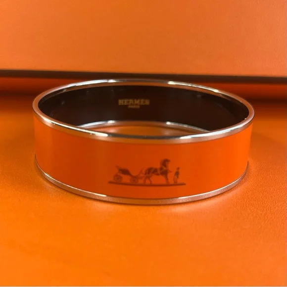 ⚡️SALE⚡️Hermes Orange Enamel Bracelet with Gold-Tone Trim - Picture 9 of 9